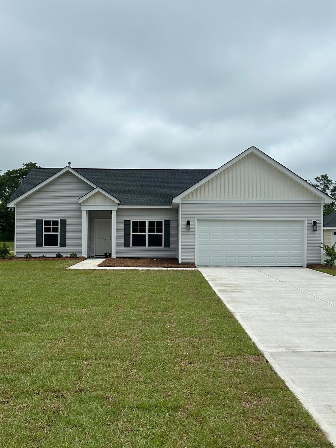 352 Woodberry