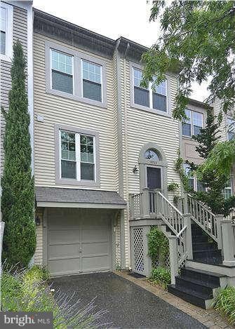 8322 Linden Oaks Ct, Lorton, VA 22079 - photo 1