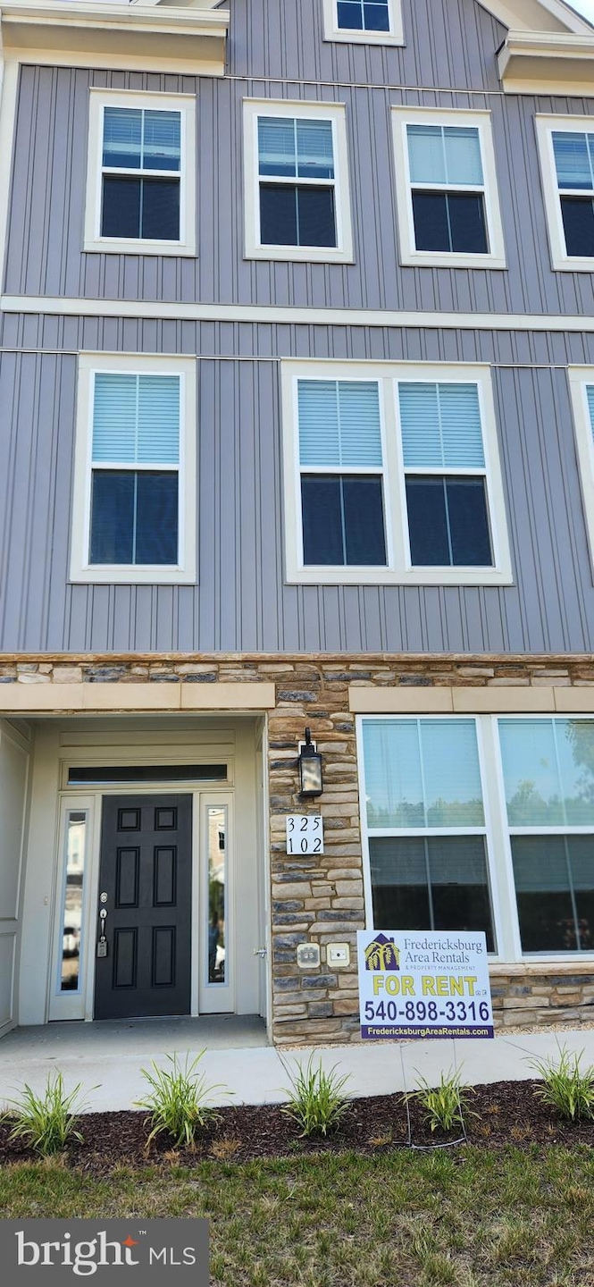 For Rent $3,000/month • Co-Listing Agent