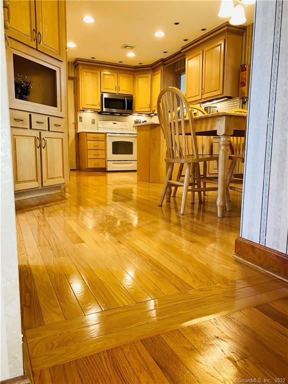 117 Brentwood Rd, Newington, CT 06111 - photo 1