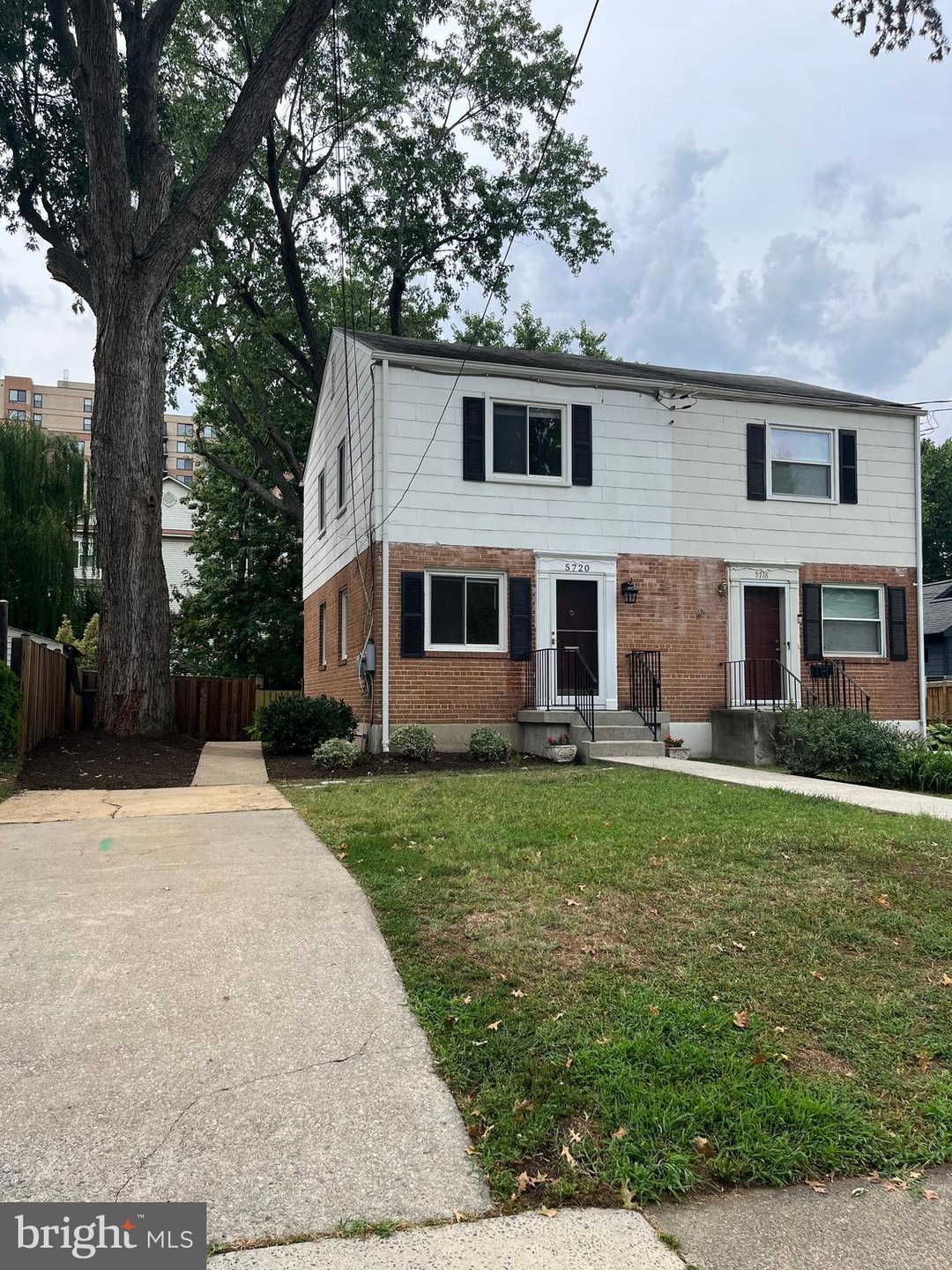 5720 Fenwick Dr, Alexandria, VA 22303 - photo 1