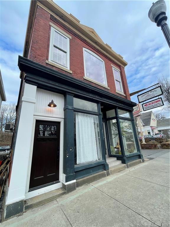 Entrance from the front street