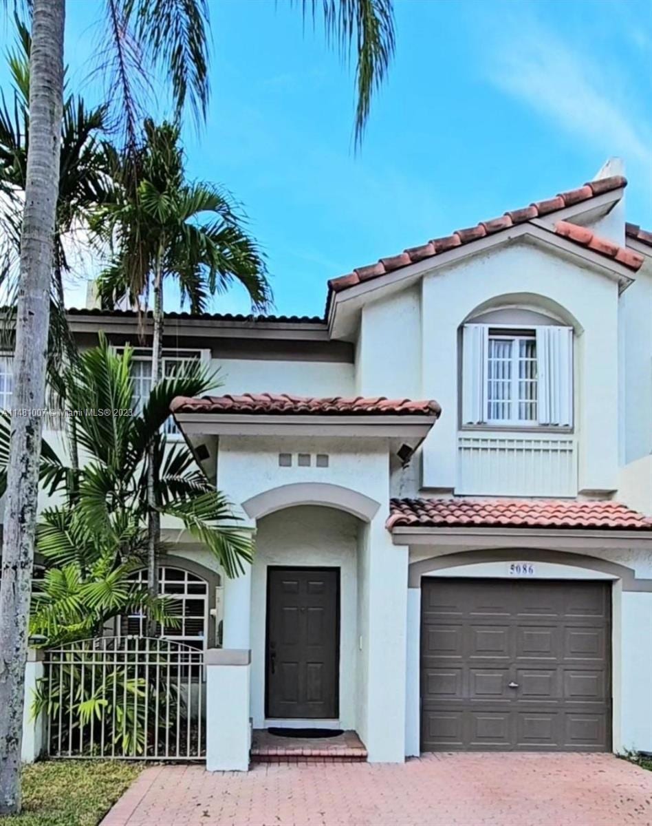 5086 NW 114th Path, Doral, FL 33178 - photo 1