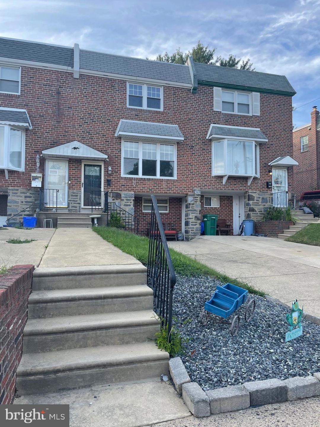 2854 Tremont St, Philadelphia, PA 19136 - photo 1