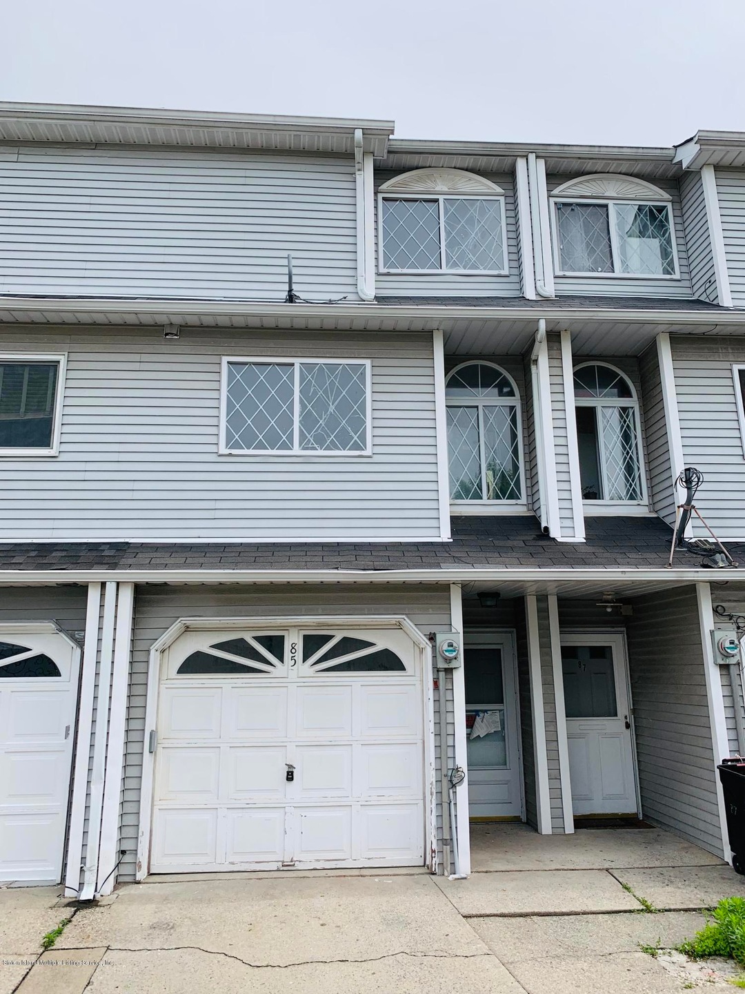 85 Simmons Ln, Staten Island, NY 10314 - photo 1