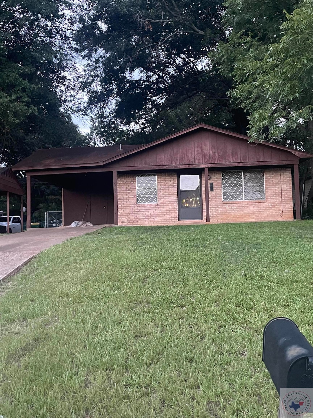 1916 W 13th St, Texarkana, TX 75501 - photo 1