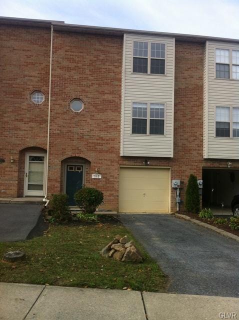 252 Ridgeview Dr, Alburtis, PA 18011 - photo 1