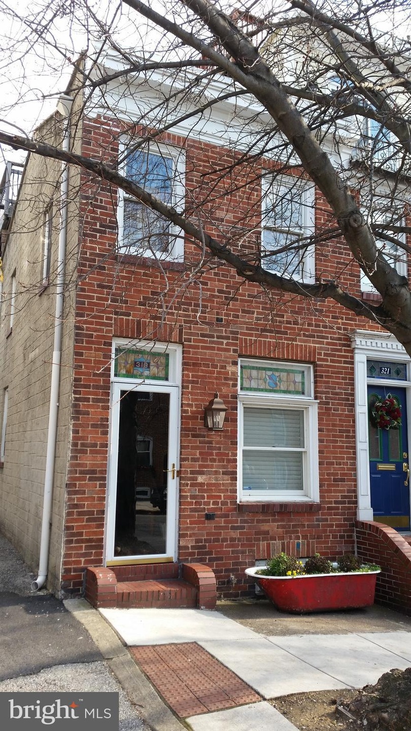 319 S Washington St, Baltimore, MD 21231 - photo 1