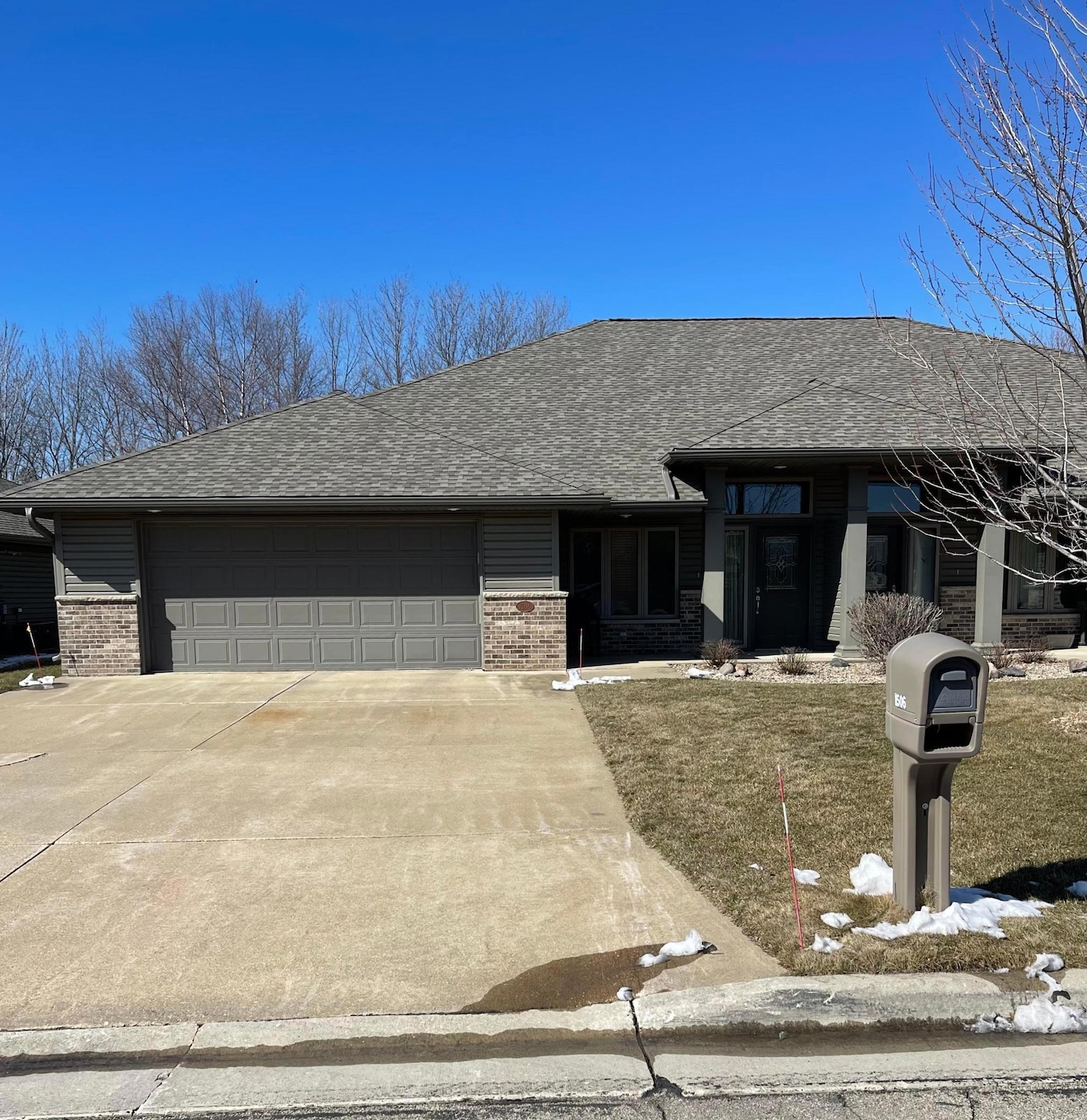 1506 28th St SW, Austin, MN 55912 - photo 1