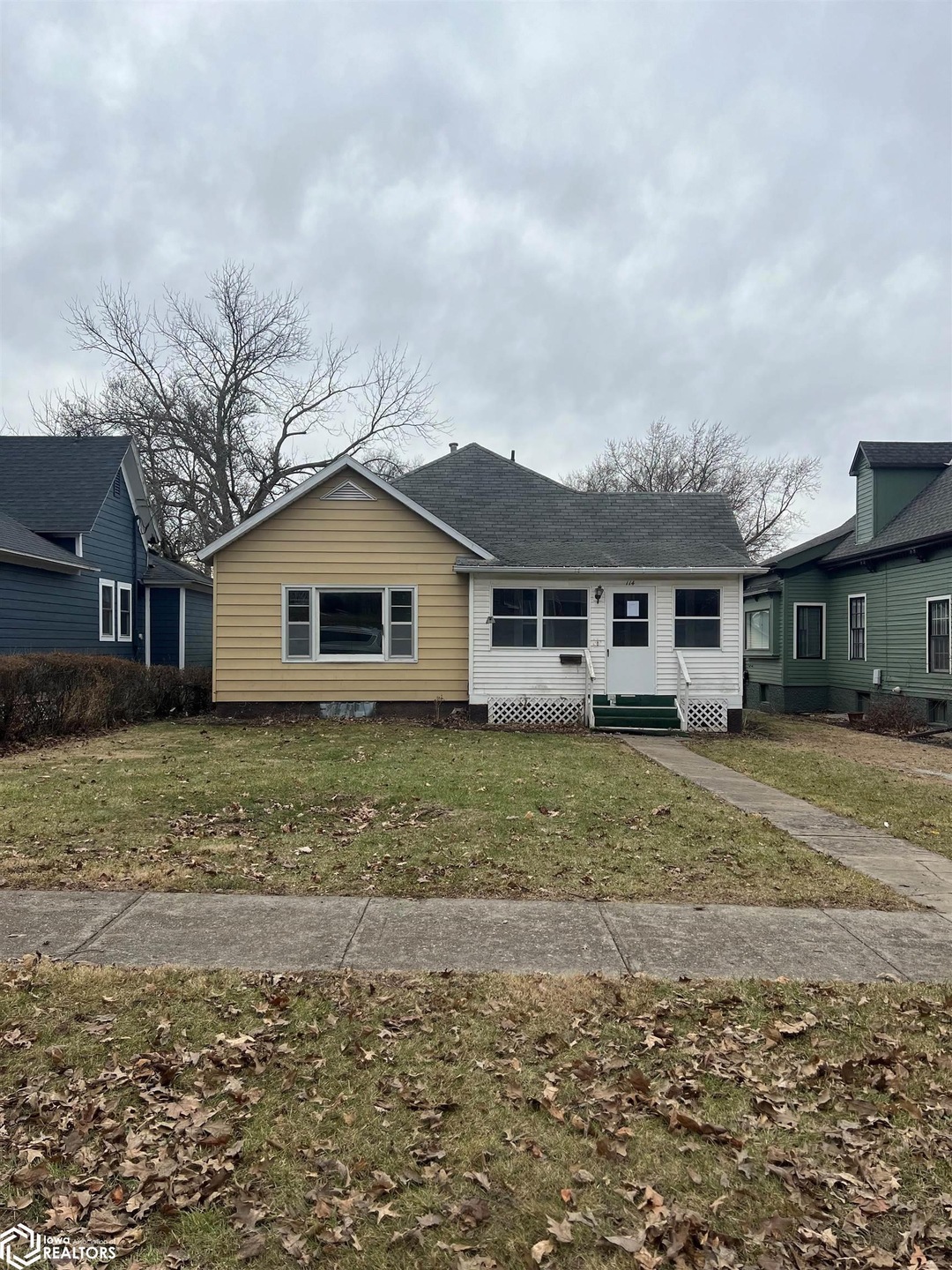 114 E Clarinda Ave, Shenandoah, IA 51601 - photo 1