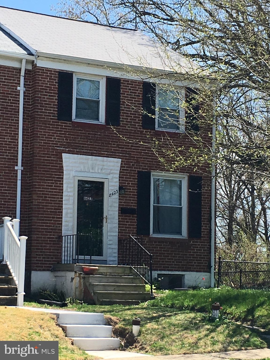 8423 Water Oak Rd, Parkville, MD 21234 - photo 1