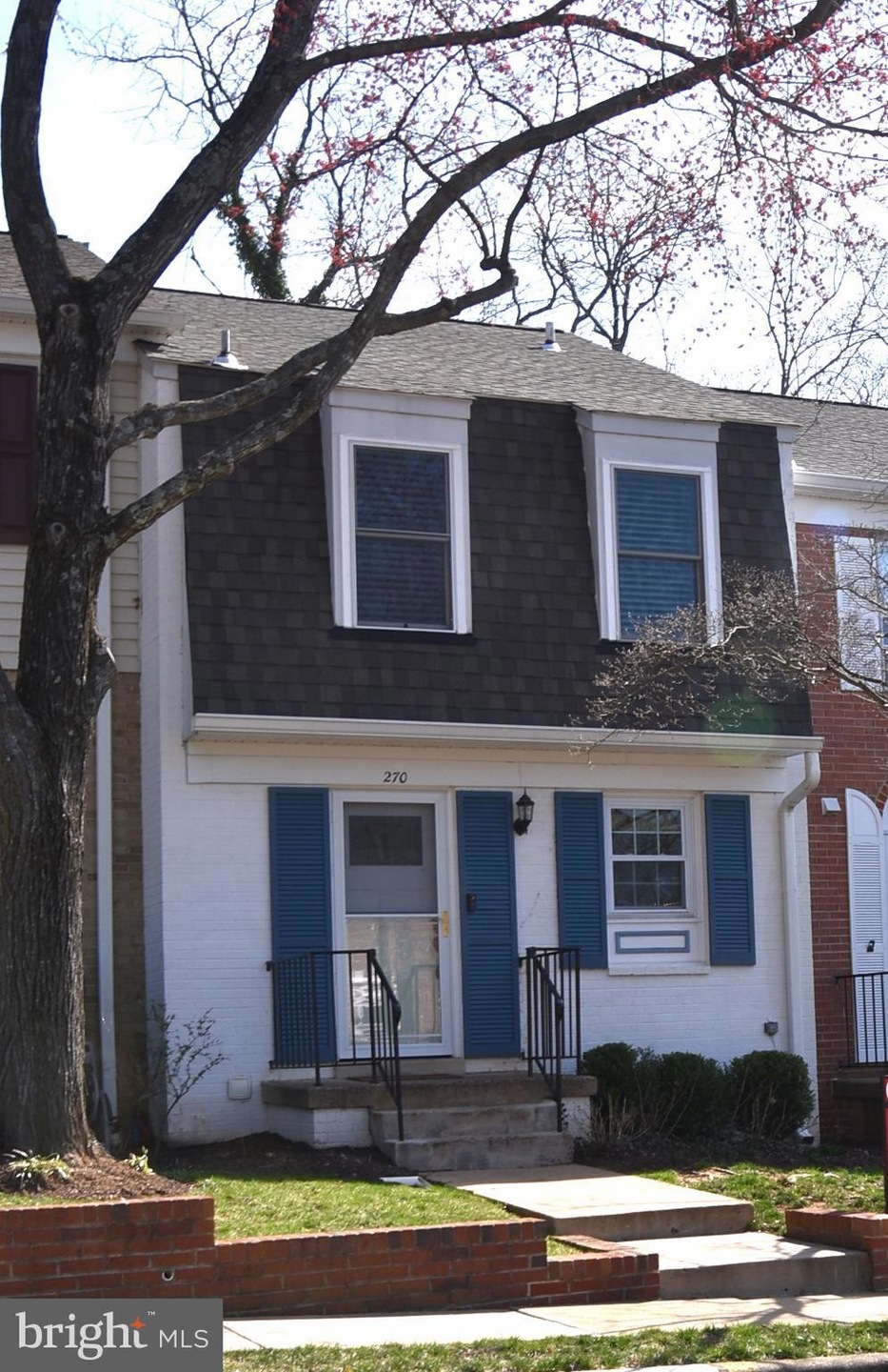 270 Fairfield Dr, Warrenton, VA 20186 - photo 1
