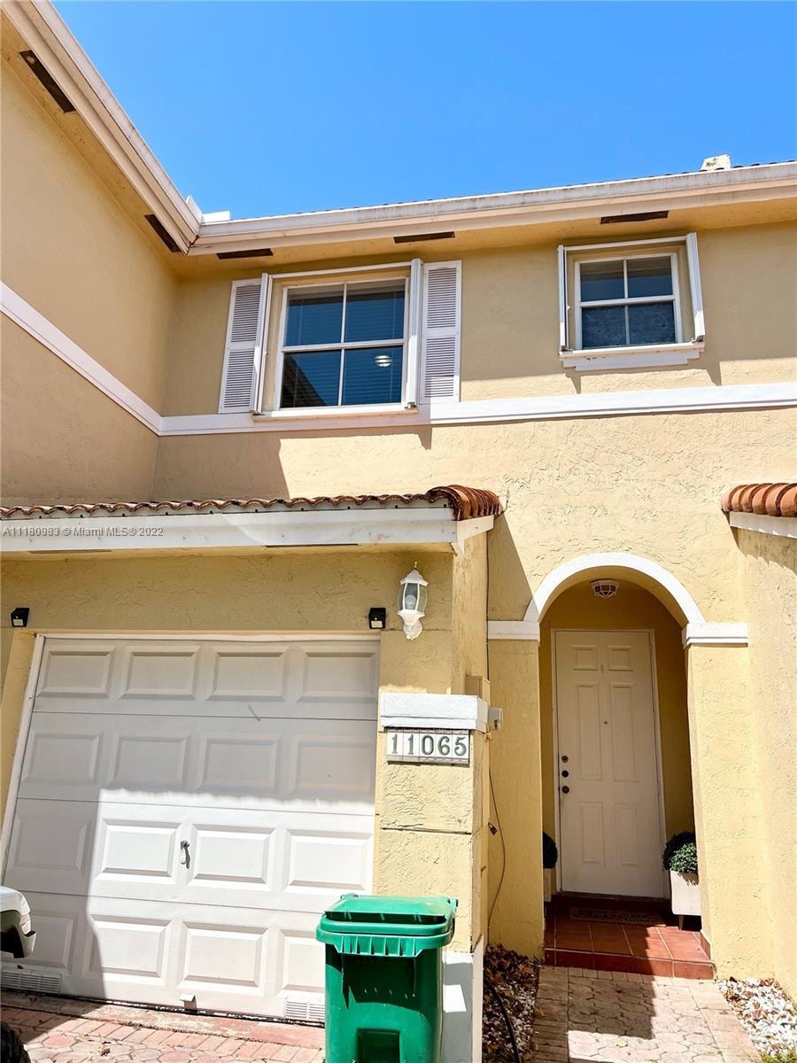 11065 NW 43rd Ln, Doral, FL 33178 - photo 1