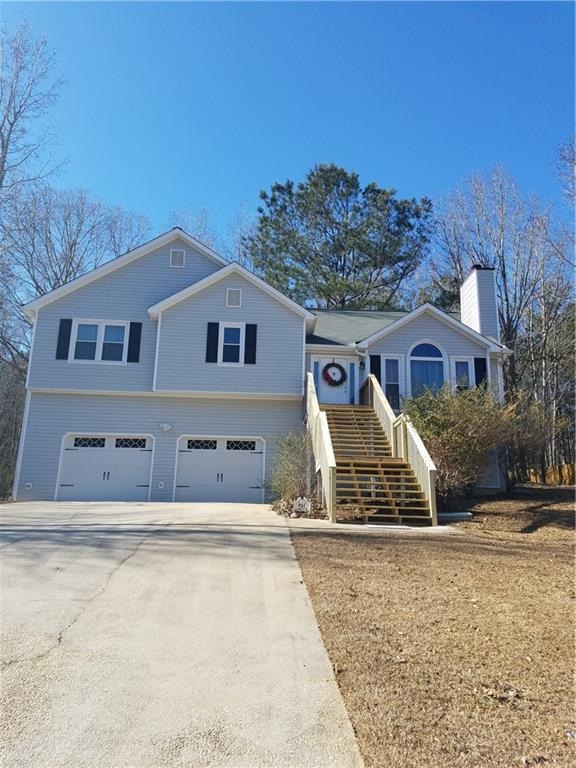 Pristine siding, shutters, new steps to be painted
