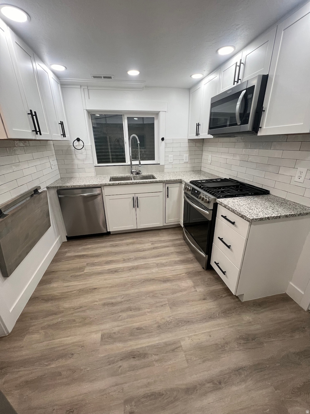 1872 Cresthill Dr unit B, Holladay, UT 84117 - photo 1