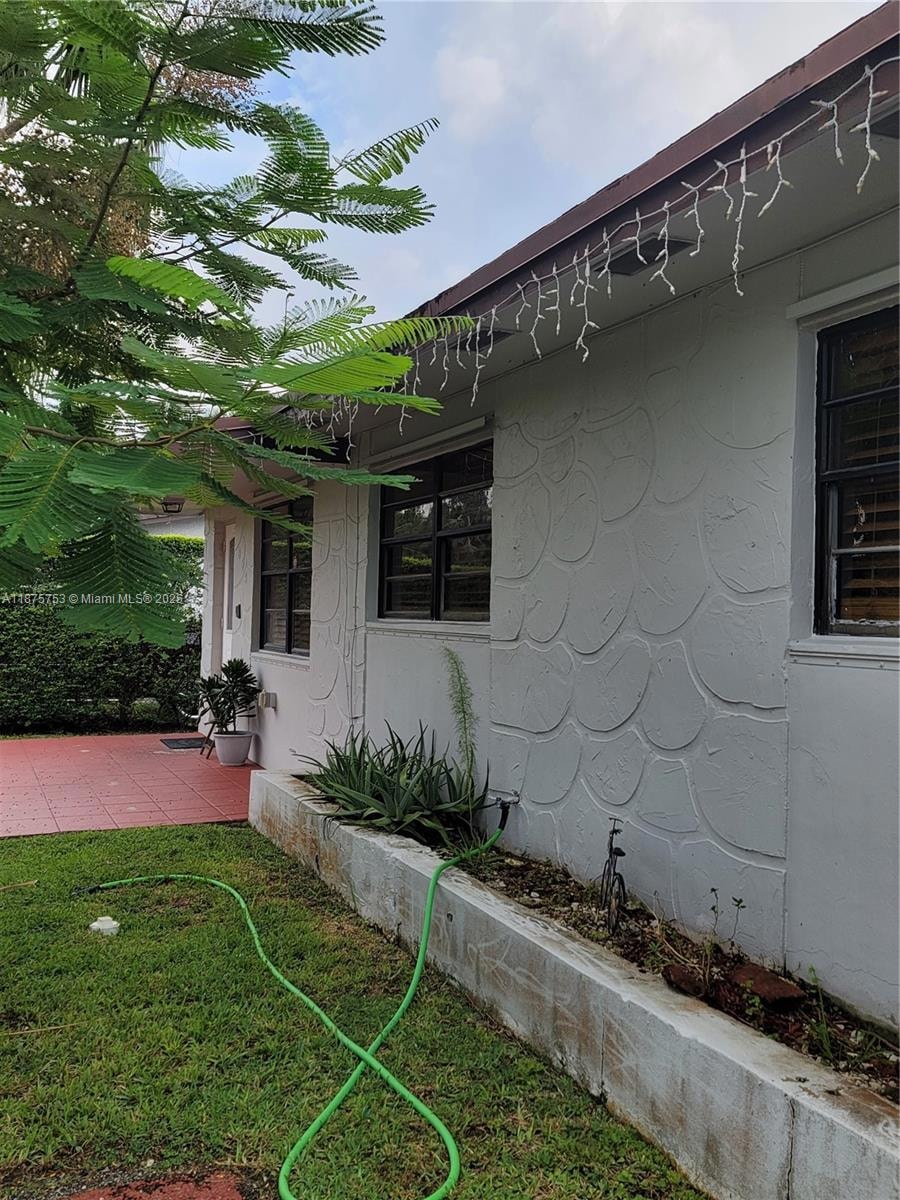 853 SW 3rd St, Homestead, FL 33034 - photo 1