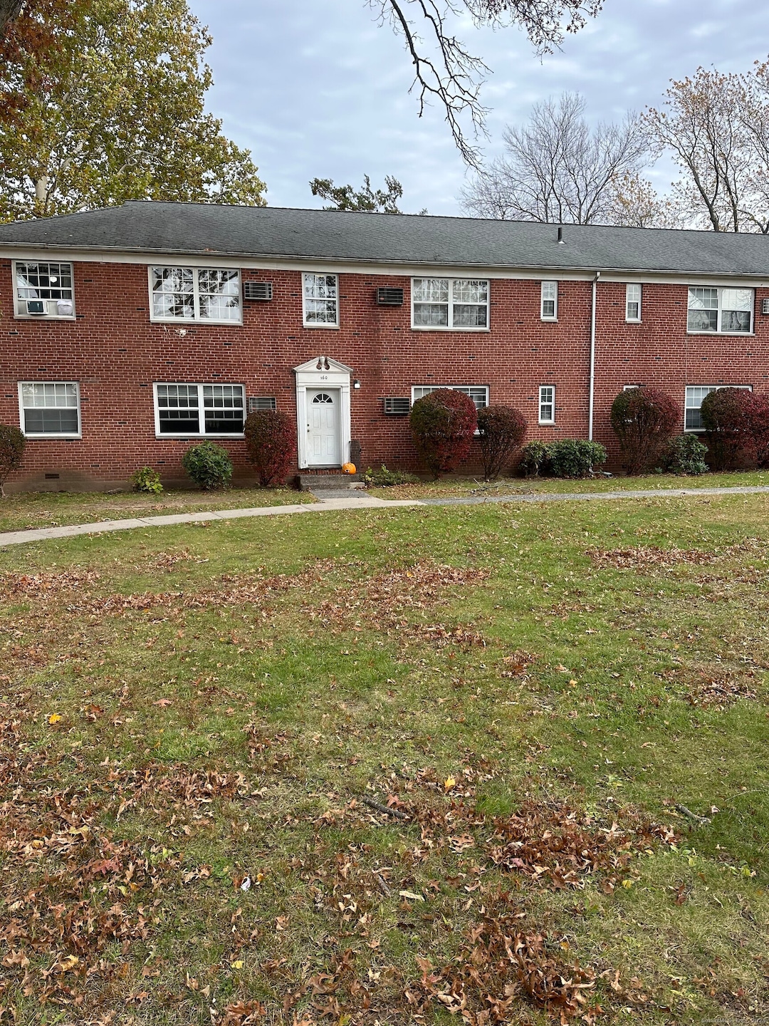 14 Hillcrest Ave unit 14 B, West Hartford, CT 06110 - photo 1