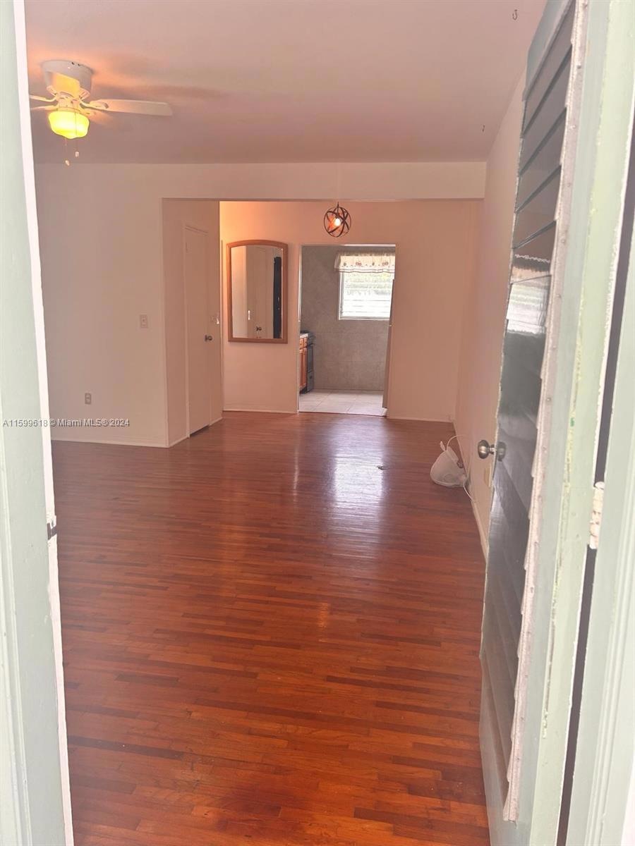 7945 Carlyle Ave unit 4, Miami Beach, FL 33141 - photo 1