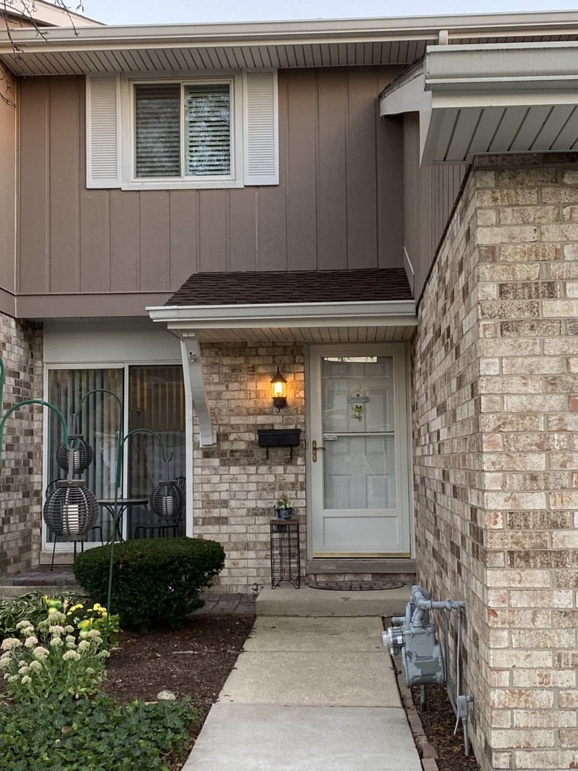 1248 Reading Ct, Wheaton, IL 60189 - photo 1