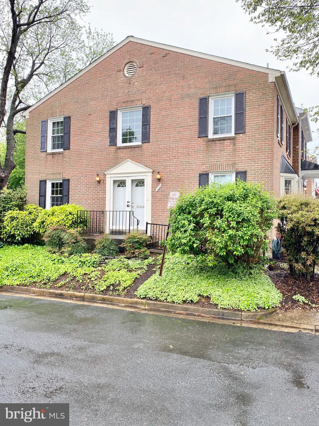 1333 Chetworth Ct, Alexandria, VA 22314 - photo 1