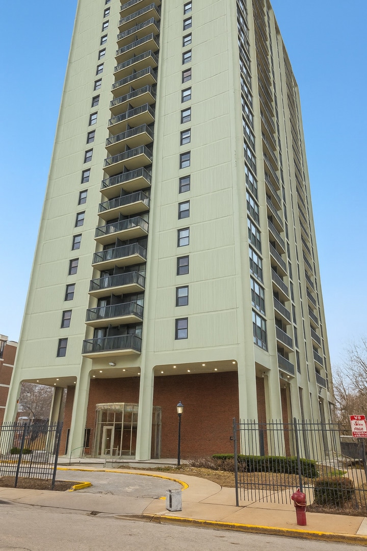 South Commons unit 2209, Chicago, IL 60616 - photo 1