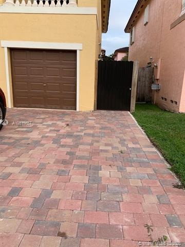 22823 SW 113th Path unit 1, Miami, FL 33170 - photo 1