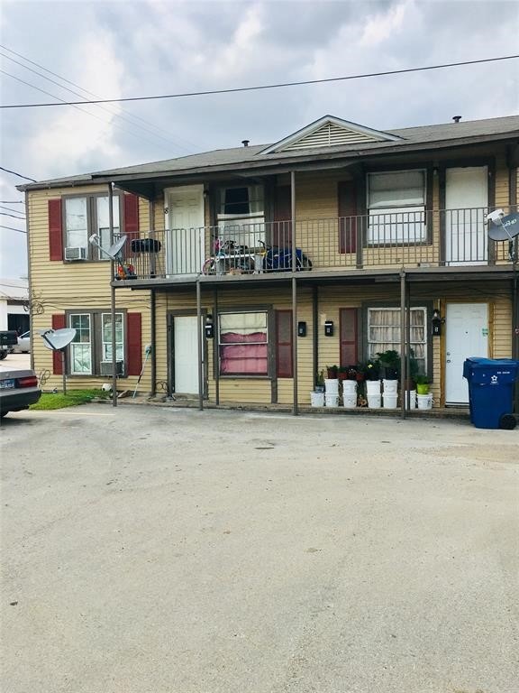 916 Jennetta St, Rosenberg, TX 77471 - photo 1