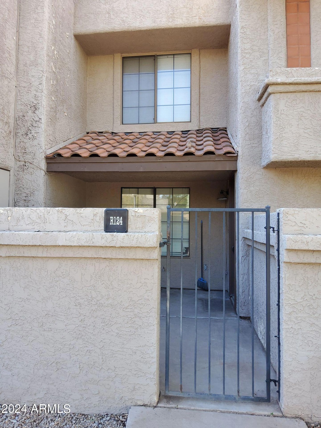 700 E Mesquite Cir unit R124, Tempe, AZ 85288 - photo 1
