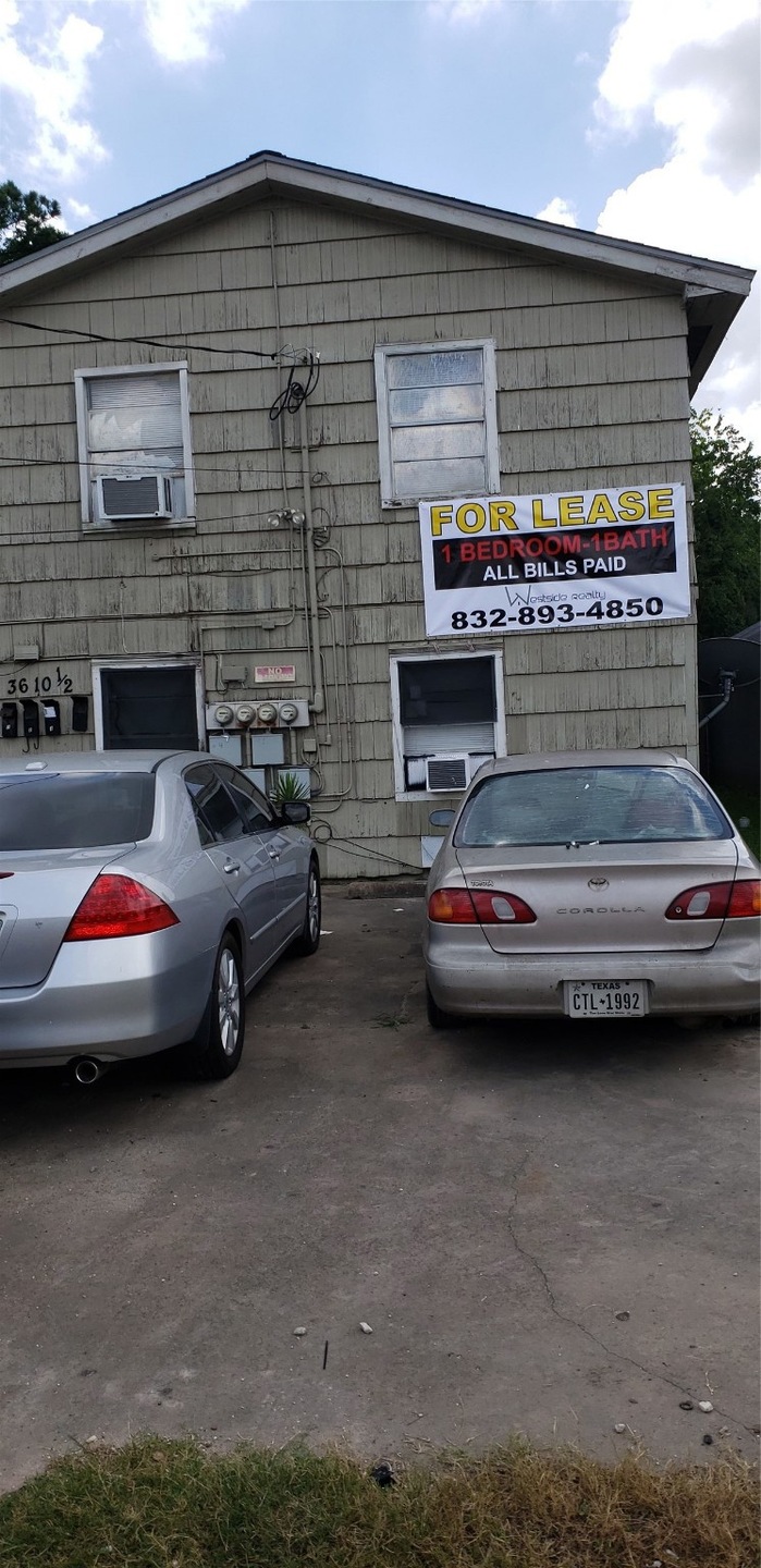 3610 1/2 Crane St unit 3, Houston, TX 77026 - photo 1