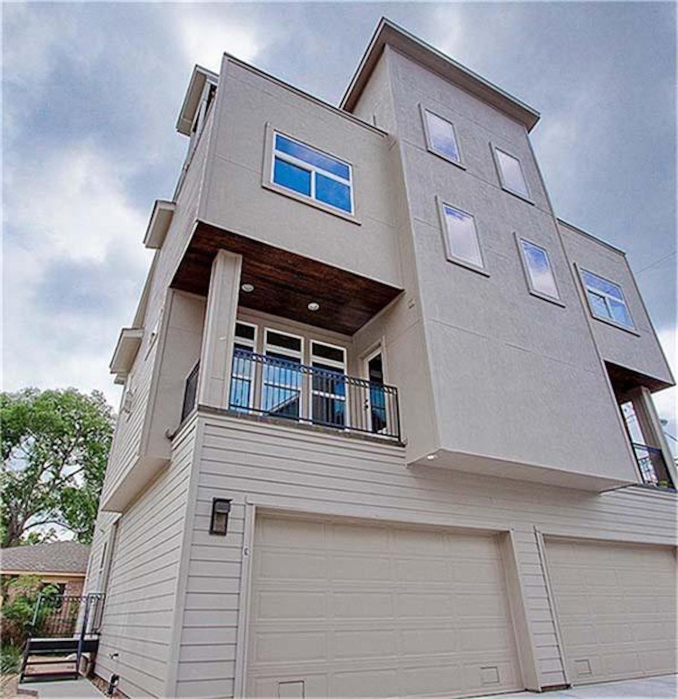 Quiet, gated community with 6 homes