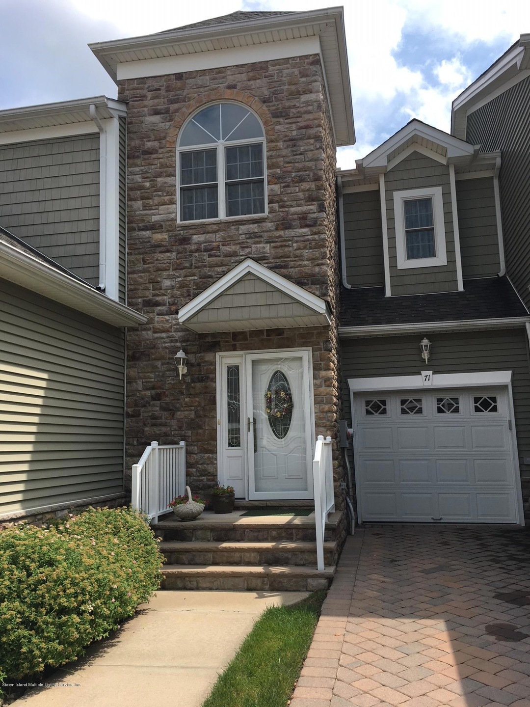 71 Pilot Ln, Staten Island, NY 10309 - photo 1