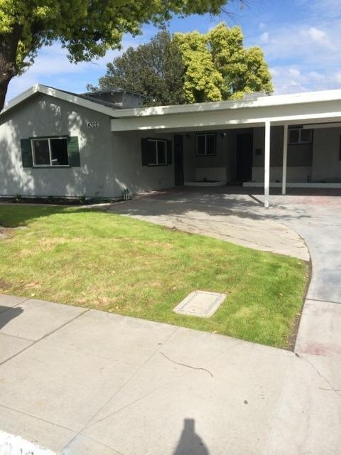 Front of home with private entrance for isolated b
