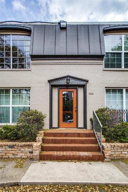 Sold • Co-Listing Agent