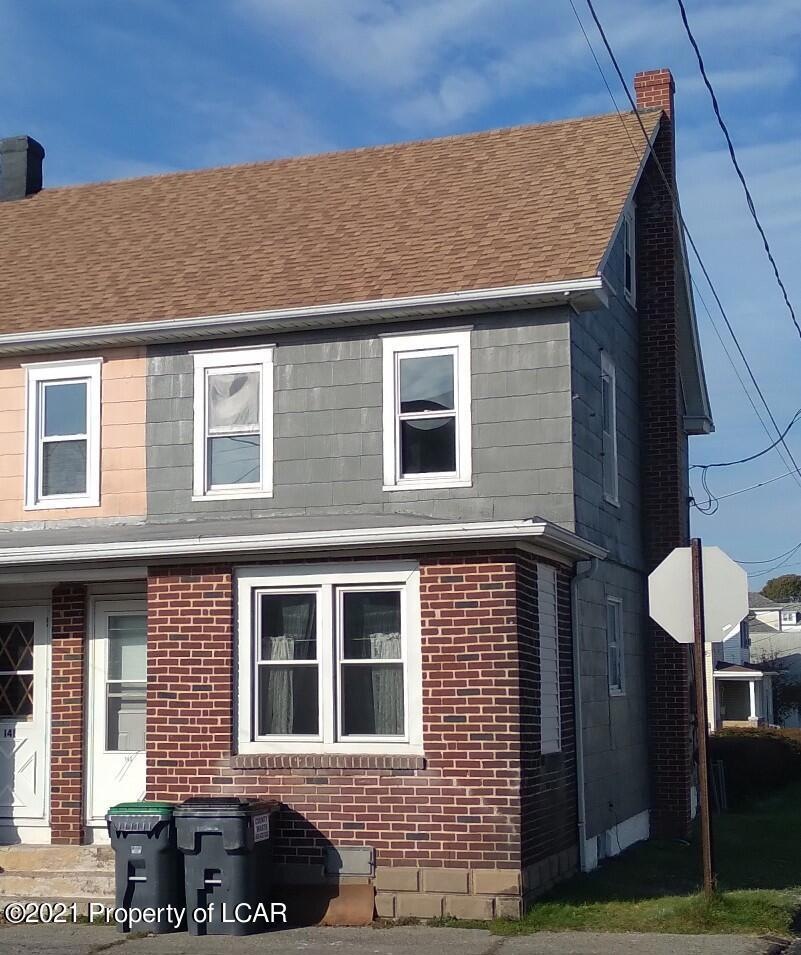 143 E Sherman St, McAdoo, PA 18237 - photo 1