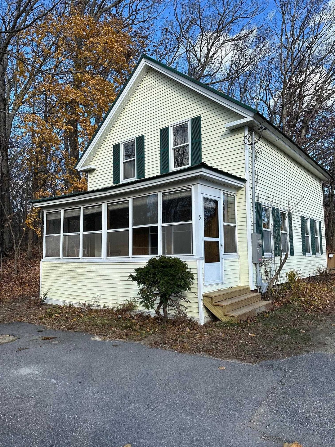 5 Tuttle Ct, Rochester, NH 03839 - photo 1