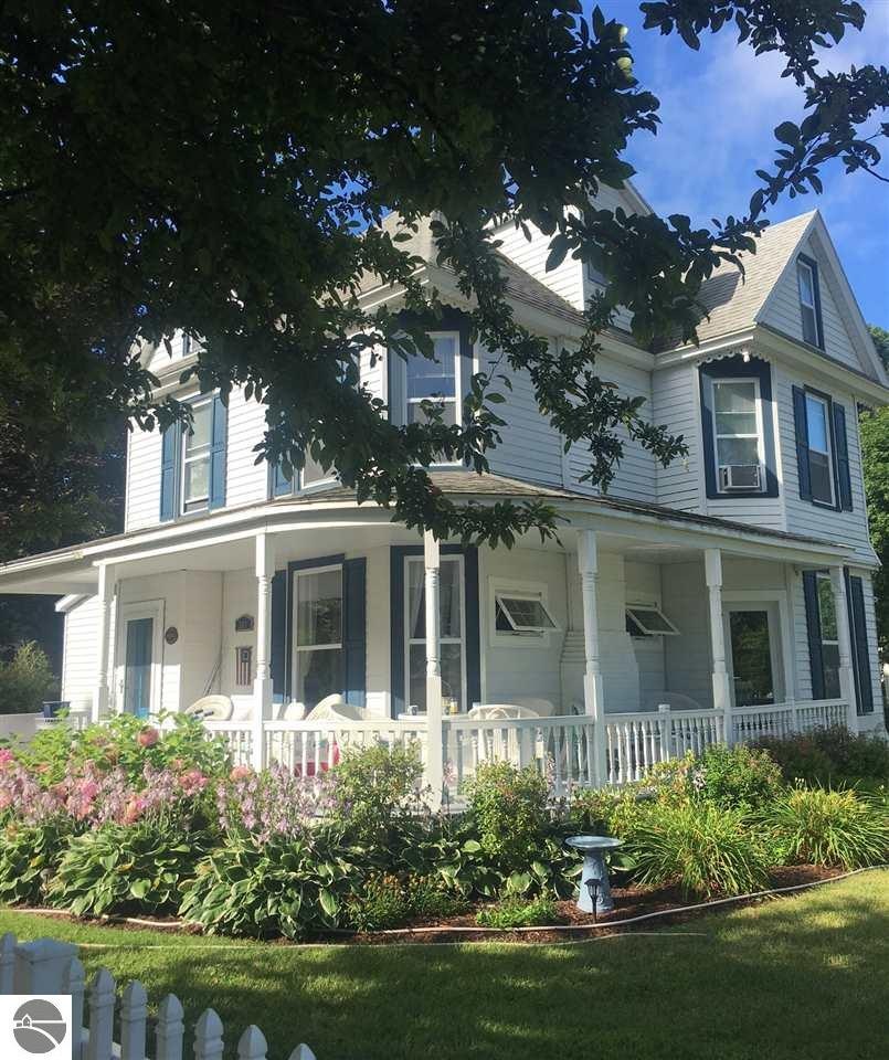 304 Pine St, Elk Rapids, MI 49629 - photo 1