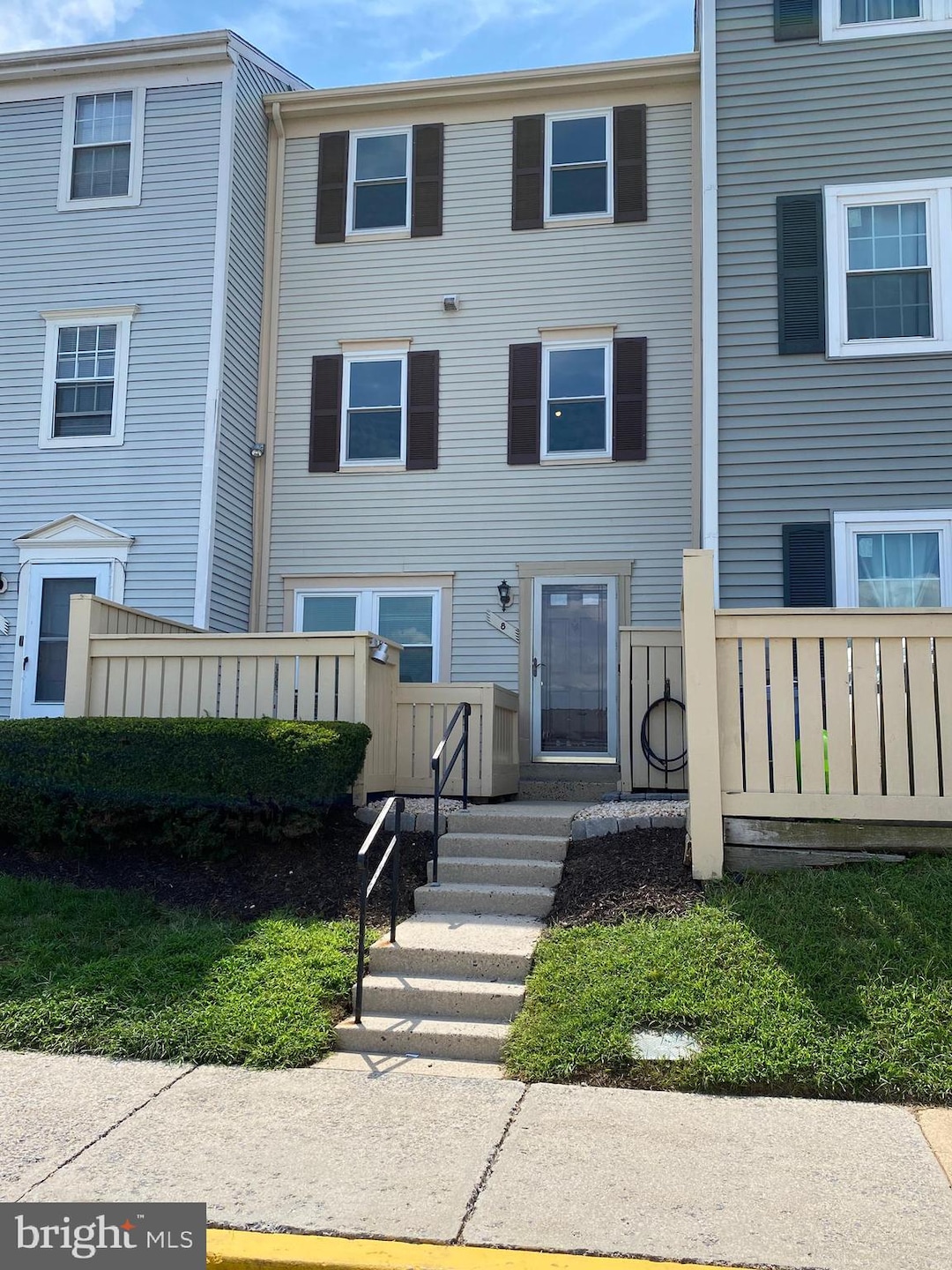 8 Appledowre Ct, Germantown, MD 20876 - photo 1