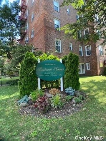Cooperative unit 5, Forest Hills, NY 11375 - photo 1