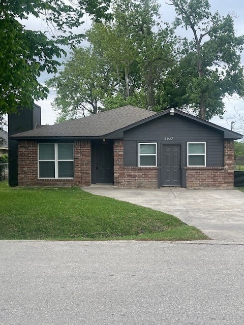 2037 Skinner Rd, Houston, TX 77093 - photo 1
