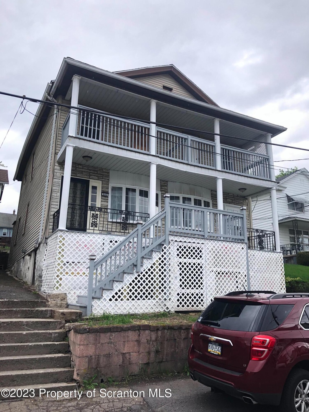 907 Eynon St, Scranton, PA 18504 - photo 1