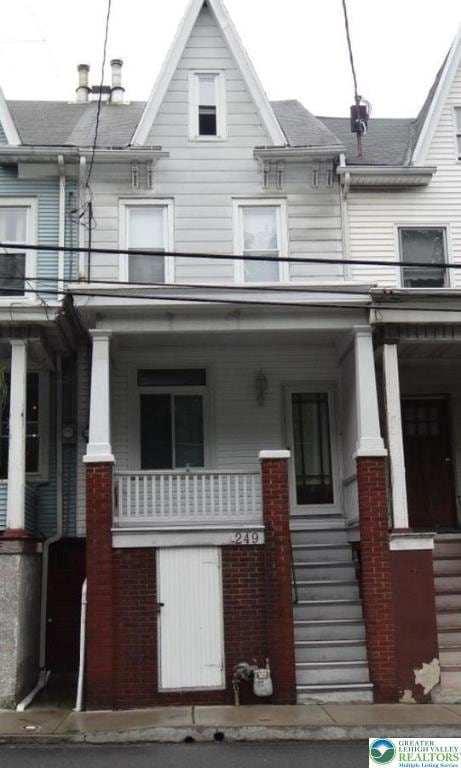 For Rent $1,250/month