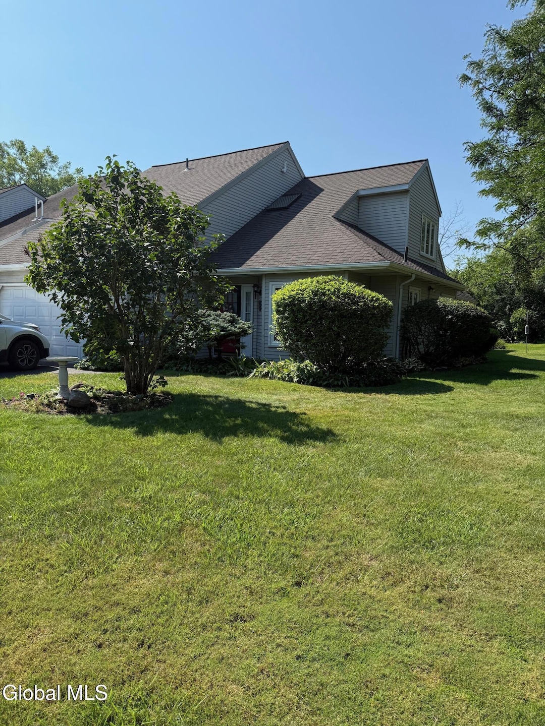 28 Carrie Ct, Schenectady, NY 12309 - photo 1