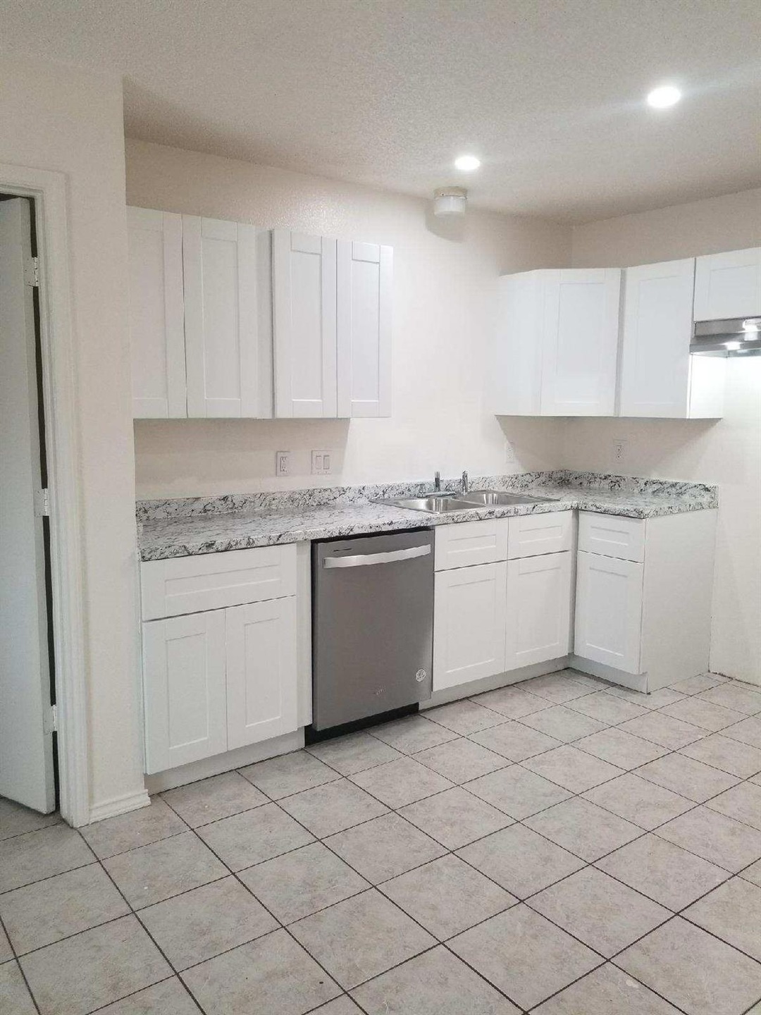 6495 Central Ave, North Richland Hills, TX 76182 - photo 1