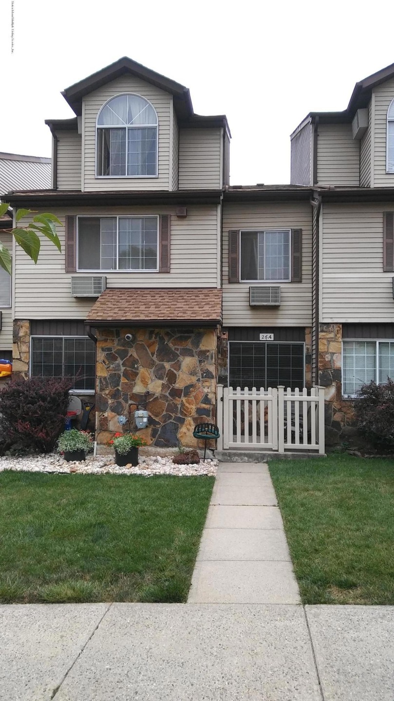 26A Croft Ct, Staten Island, NY 10306 - photo 1