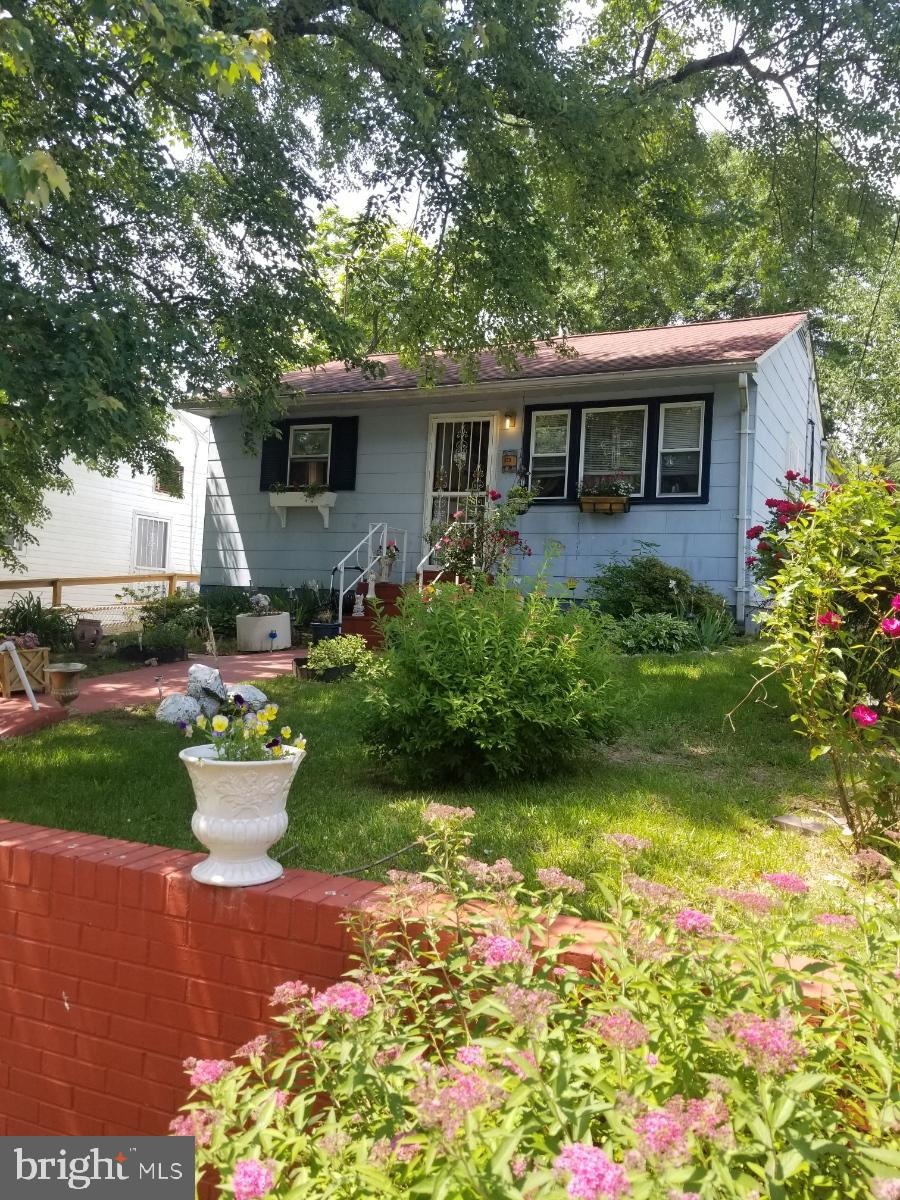 333 Carmody Hills Dr, Capitol Heights, MD 20743 - photo 1