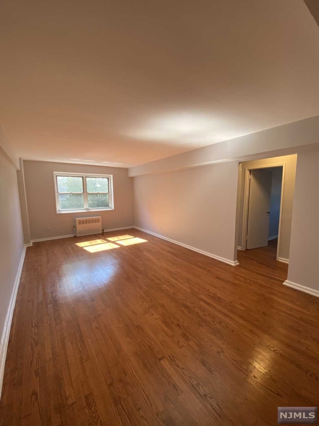 2195 N Central Rd unit 2B, Fort Lee, NJ 07024 - photo 1