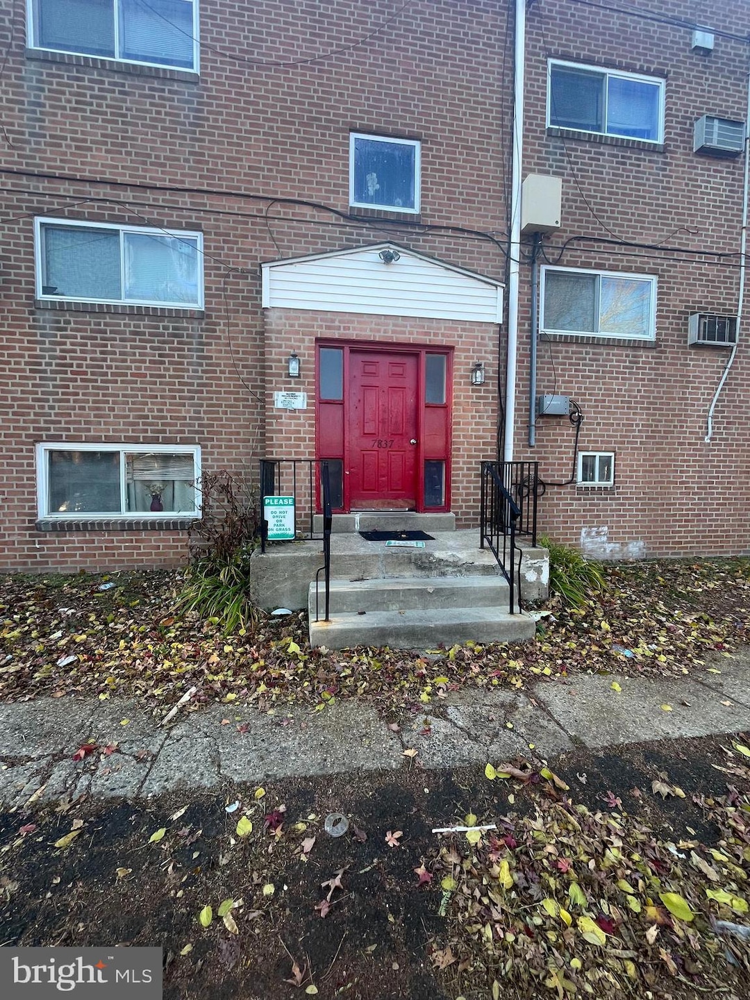 7837 Dungan Rd unit B3, Philadelphia, PA 19111 - photo 1