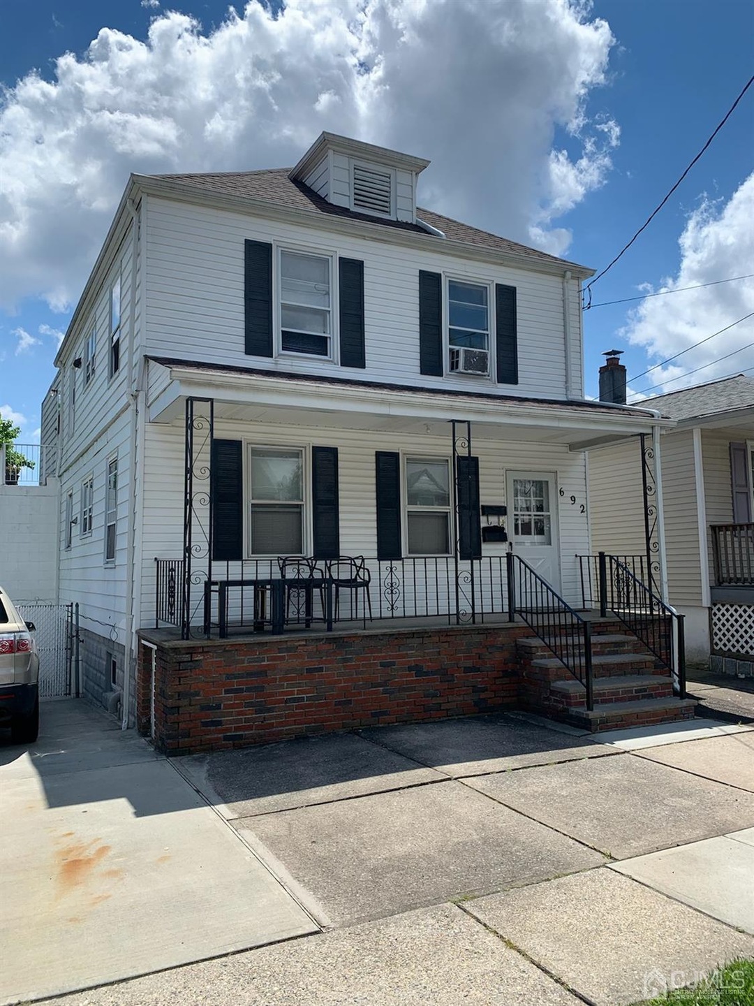 692 Colgate Ave, Perth Amboy, NJ 08861 - photo 1