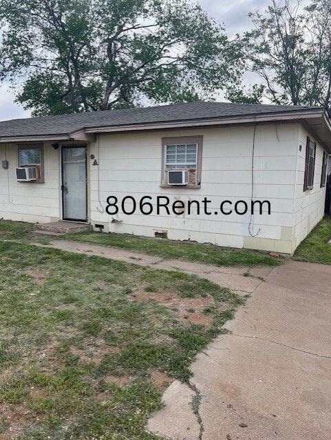 1109 45th St unit B, Lubbock, TX 79412 - photo 1