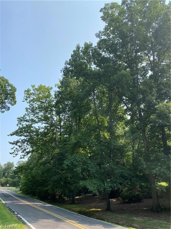302 Shadow Valley Road in Emerywood Estates